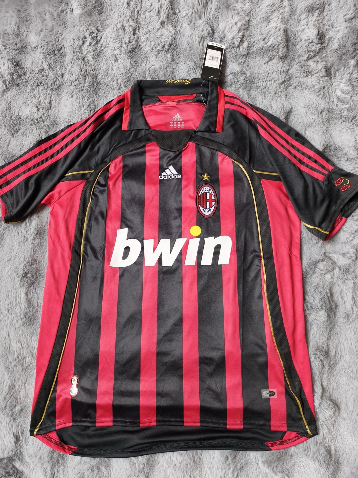 Milan · Retro